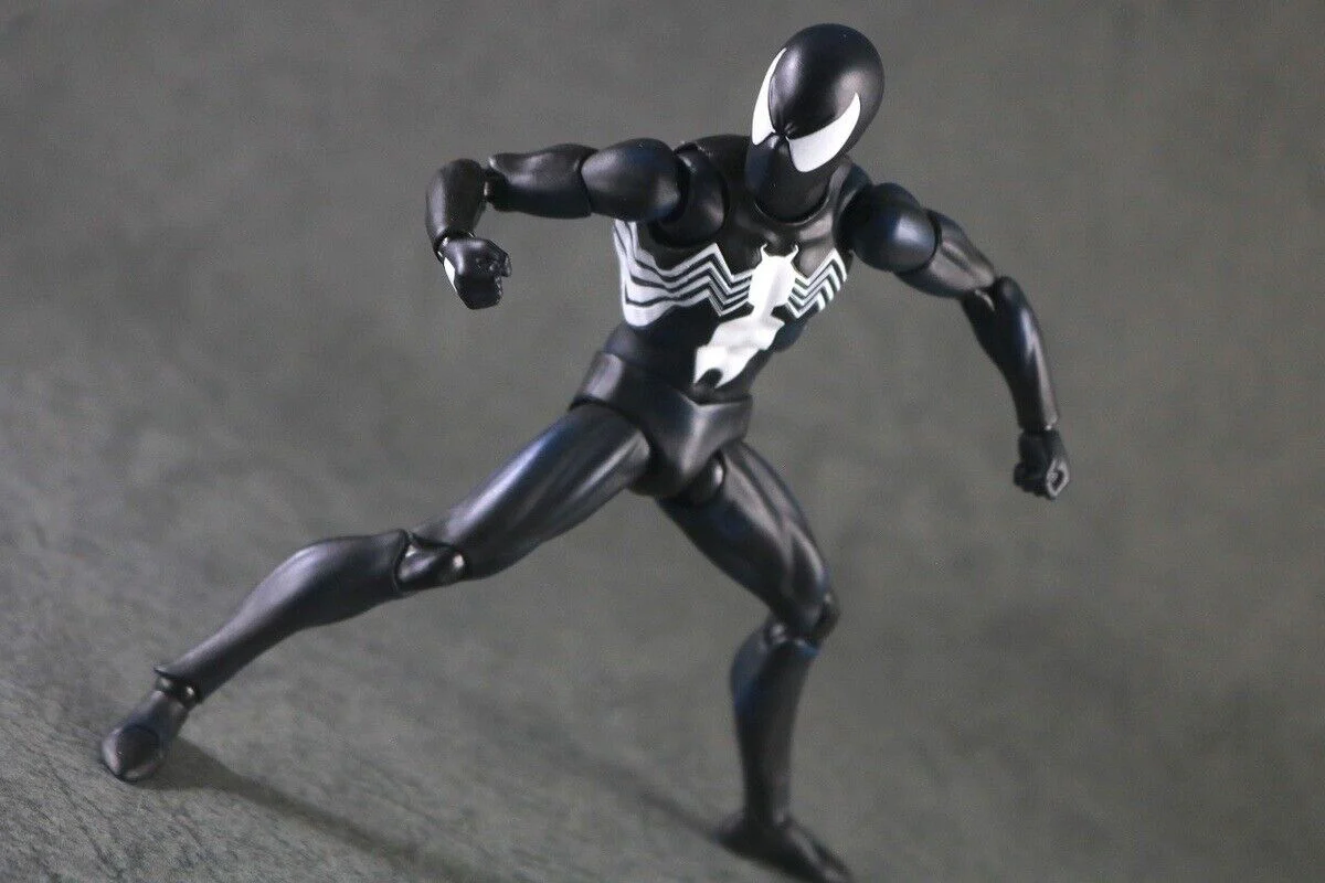 CT Toys MAFEX No.147 Spider-Man Black Costume COMIC Version - Image 3