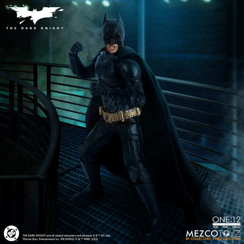 Mezco ONE:12 Collective The Dark Knight - BATMAN Action Figure (Pre-order) - Image 4